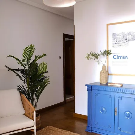 130b En Cimadevilla Apartment